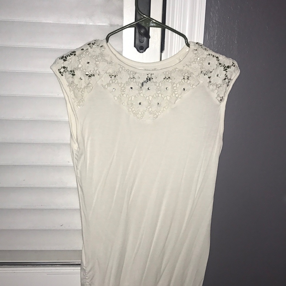 White tshirt with beautiful floral detail